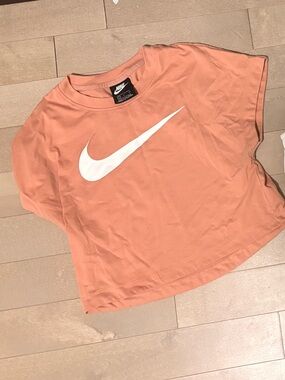 Nike White Sleeveless Twist Muscle Tank